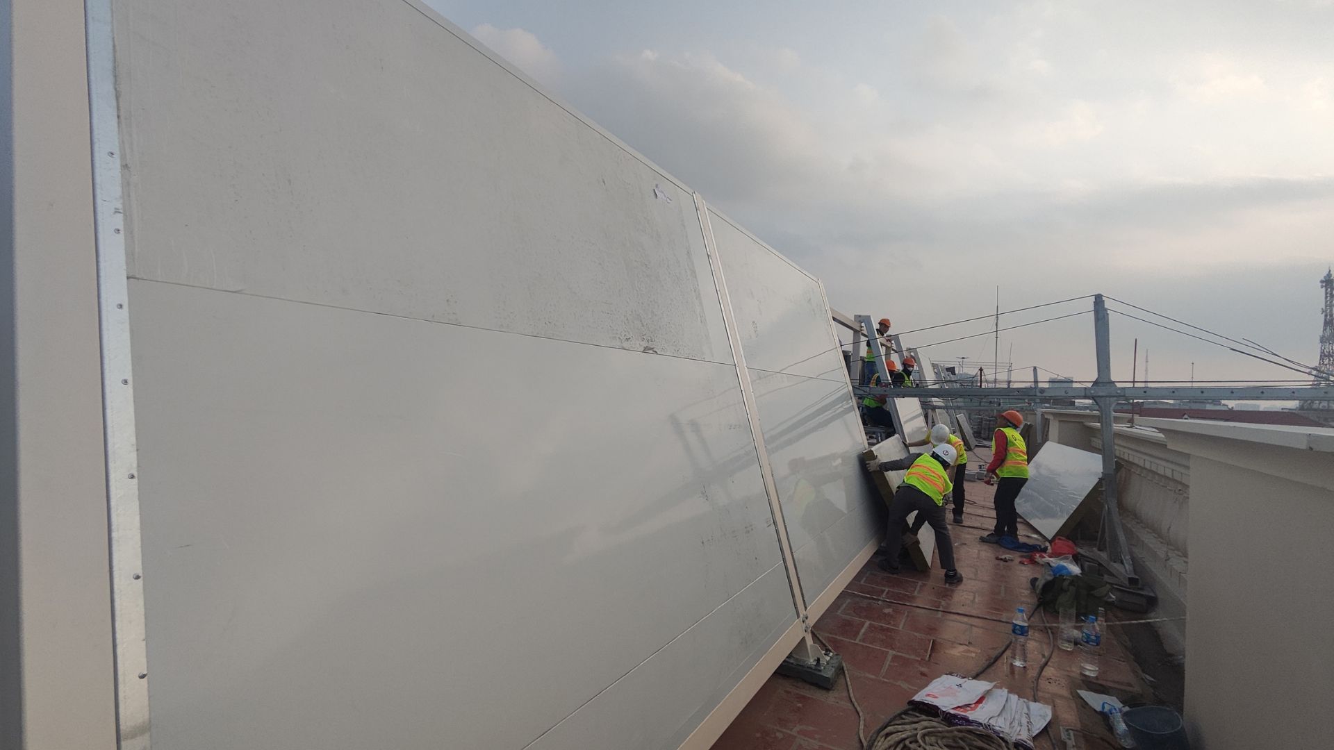 Hệ thống hàng rào cách âm HVAC tại Ritz Carlton Residences - The Grand Hà Nội